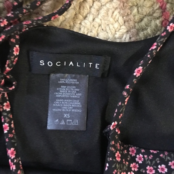 Dress - Picture 3 of 3